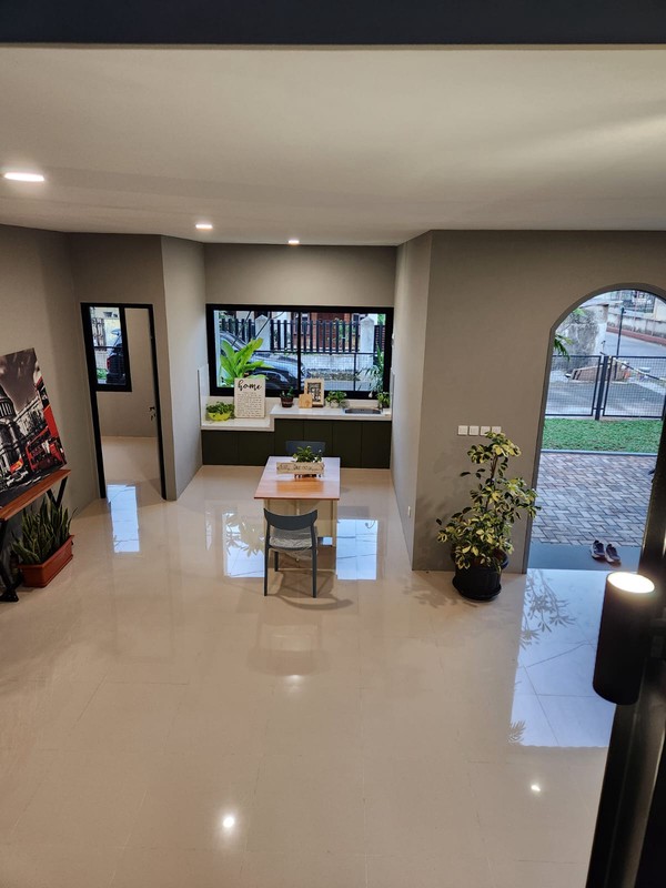 Rumah 2 Lantai Bagus dengan Desain Modern Siap Huni @Serpong, Tangsel