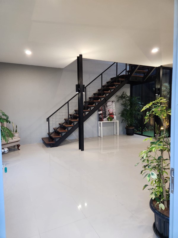 Rumah 2 Lantai Bagus dengan Desain Modern Siap Huni @Serpong, Tangsel