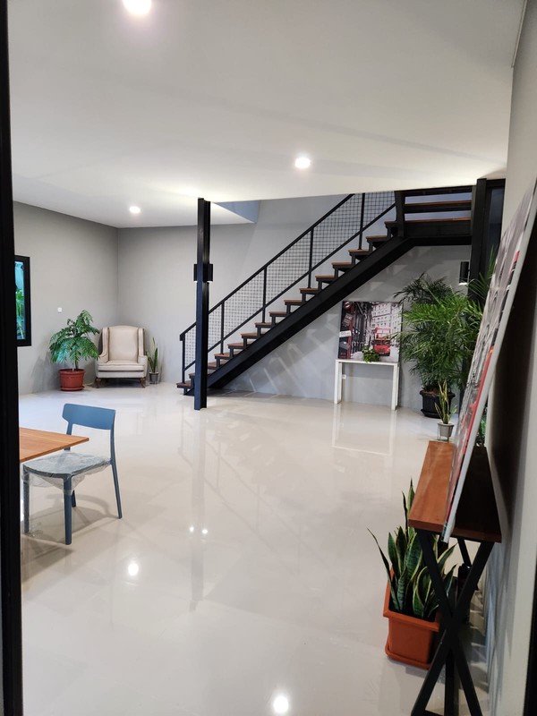 Rumah 2 Lantai Bagus dengan Desain Modern Siap Huni @Serpong, Tangsel