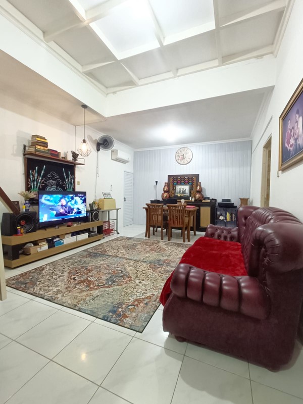 Rumah Cantik di Bintaro Jaya LT 120 LB 90 Sertifika SHM