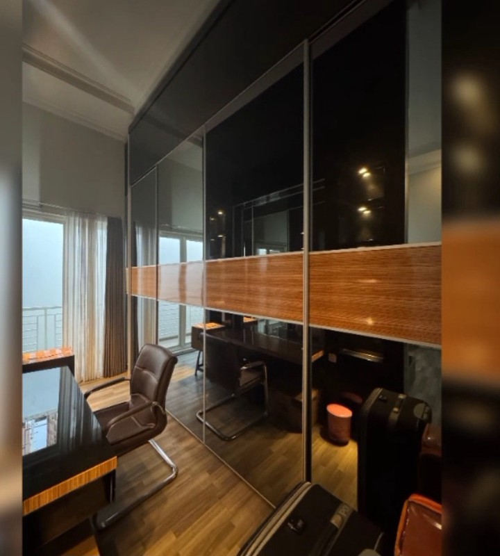 4 Milyar-an Dijual Rumah Araya 1 Galaxy Bumi Permai Surabaya Timur Bonus Full Furnished Mewah Modern Strategis Row Jalan Lebar - SHM