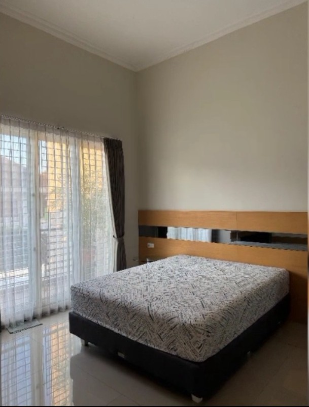 4 Milyar-an Dijual Rumah Araya 1 Galaxy Bumi Permai Surabaya Timur Bonus Full Furnished Mewah Modern Strategis Row Jalan Lebar - SHM