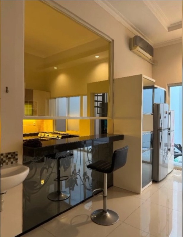 4 Milyar-an Dijual Rumah Araya 1 Galaxy Bumi Permai Surabaya Timur Bonus Full Furnished Mewah Modern Strategis Row Jalan Lebar - SHM