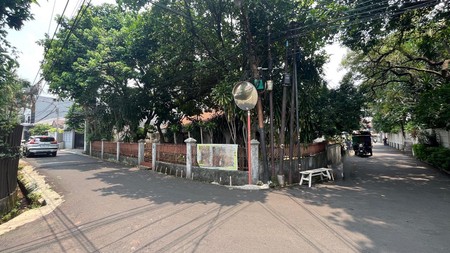 Rumah Hitung Kavling luas besar dan strategis di Cilandak, Jakarta Selatan
