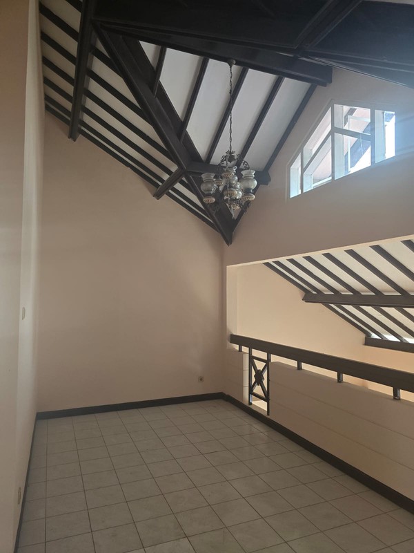 Rumah Hunian 3BR Di Daerah Kebayoran Baru, Jakarta Selatan