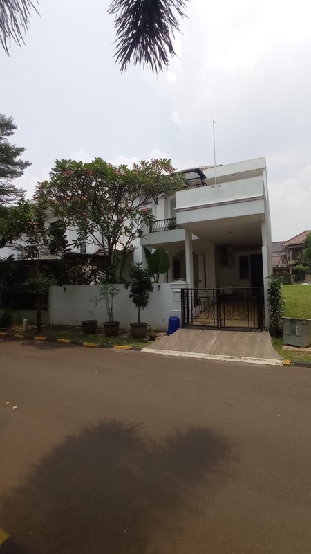 Rumah rapi di Puspita Loka BSD