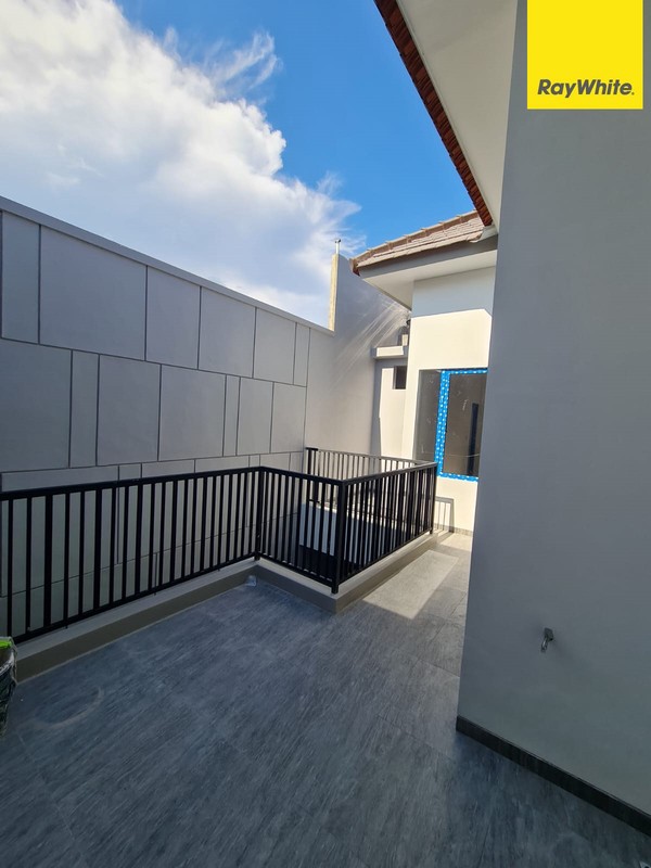 Dijual Rumah Baru di Manyar Kertoadi Surabaya