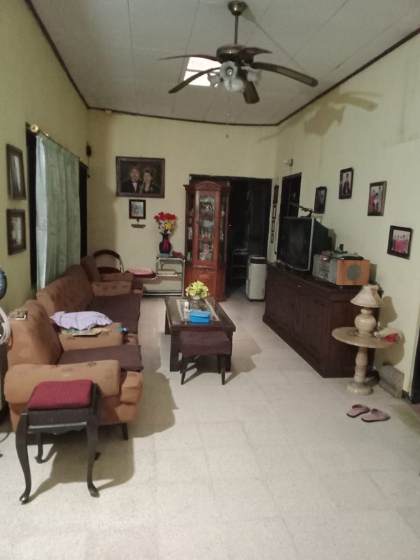 Rumah Kantor Siap Pakai di Kertajaya Surabaya - SHM, Hadap Utara