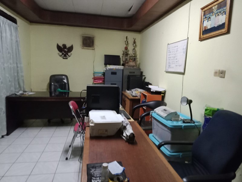 Rumah Kantor Kertajaya 8C Surabaya - Strategis, 2 Lantai, 4.5 M