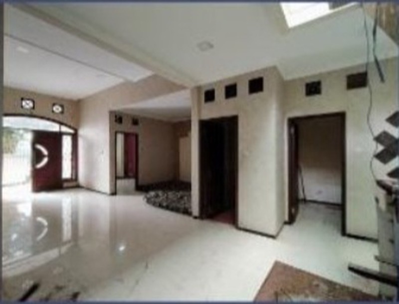 Murah 1 Milyar-an Rumah Griya Babatan Mukti - Samping Royal Residence Wiyung - Spesial Row Jalan Lebar 3 Mobil - Shm - Dekat Pakuwon Mall, Citraland, Akses Tol Gunung Sari