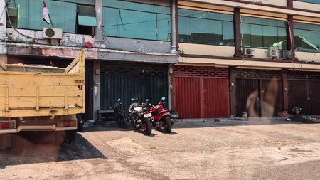 Disewakan Ruko 3 lantai di Jalan Rajawali Surabaya