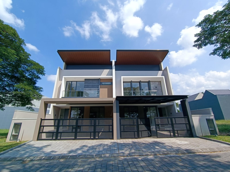 Dijual Rumah Baru Graha Natura Surabaya Barat