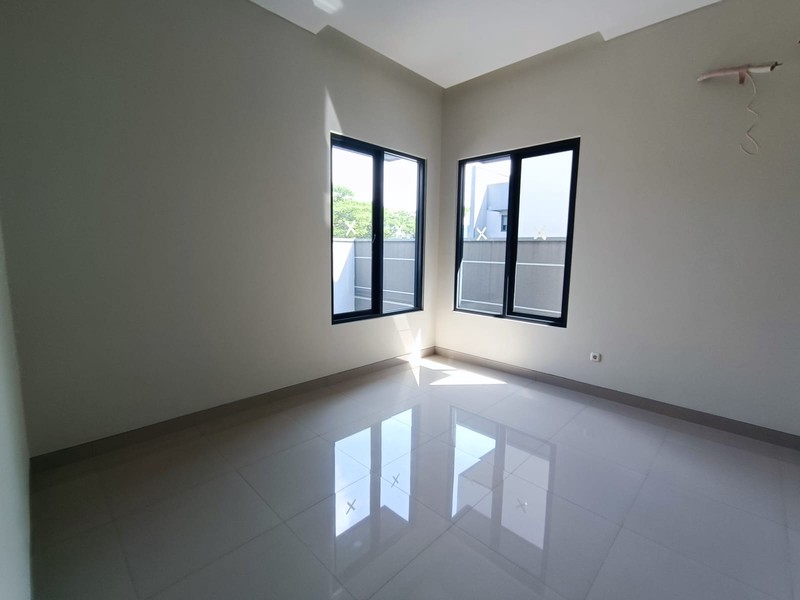 Dijual Rumah Baru Graha Natura Surabaya Barat