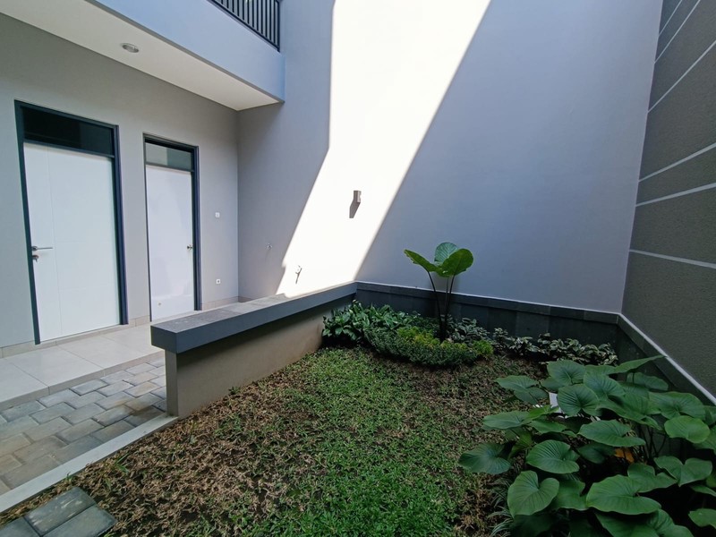 Dijual Rumah Baru Graha Natura Surabaya Barat