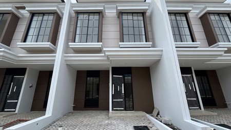 rumah modern dekat Pakuwon City Surabaya