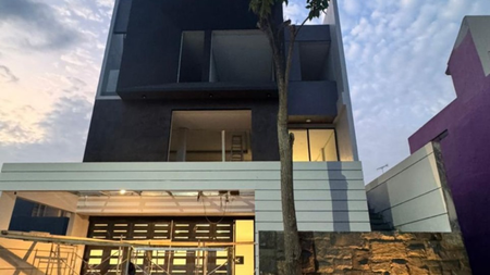 Dijual Rumah Mewah Greenwood Citraland Surabaya kualitas terbaik dan material premium BOTTEGA ARTISAN