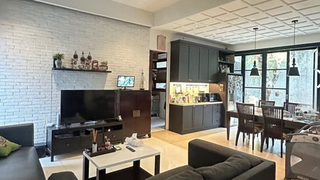 Rumah 4 BR Luas Tanah 203m2 Siap Huni Terawat di Kasuari Sektor 9 Bintaro 