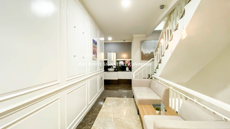 Dijual Ruko Gandeng di Jl Kendal Menteng Cocok Untuk Usaha