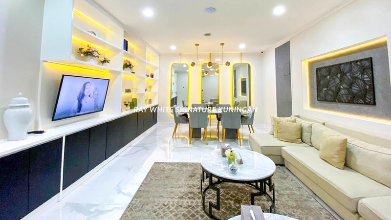 Dijual Ruko Gandeng di Jl Kendal Menteng Cocok Untuk Usaha