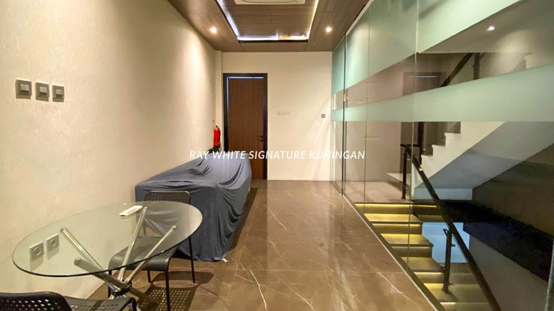 Dijual Ruko Gandeng di Jl Kendal Menteng Cocok Untuk Usaha