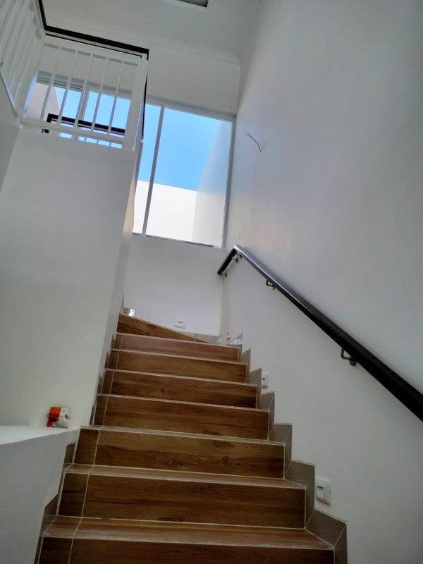 Rumah Griya Loka BSD gaya Classic Brand New, dekat Pasar Modern