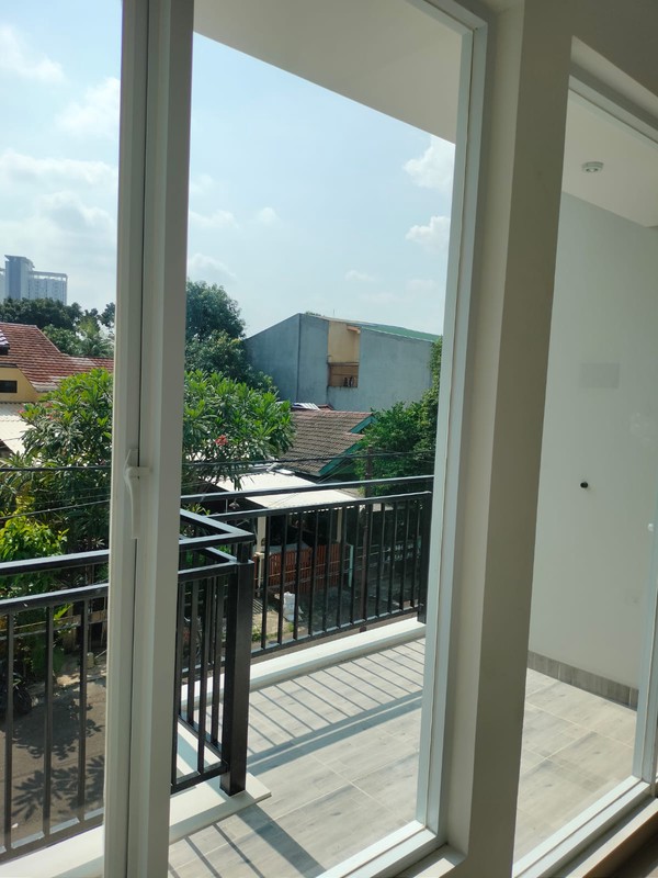 Rumah Griya Loka BSD gaya Classic Brand New, dekat Pasar Modern