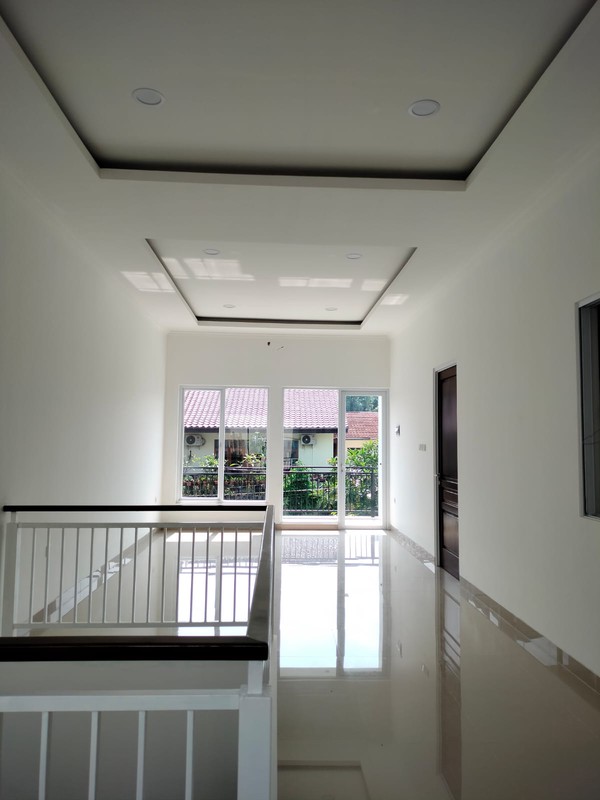 Rumah Griya Loka BSD gaya Classic Brand New, dekat Pasar Modern