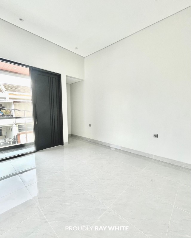 Rumah 2 Lantai Brand New di Griya Loka BSD City