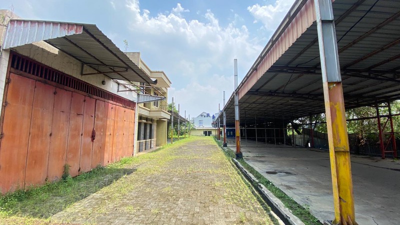 Dijual Bengkel Mobil - Lokasi Strategis di Jalan Raya Pondok Cabe 