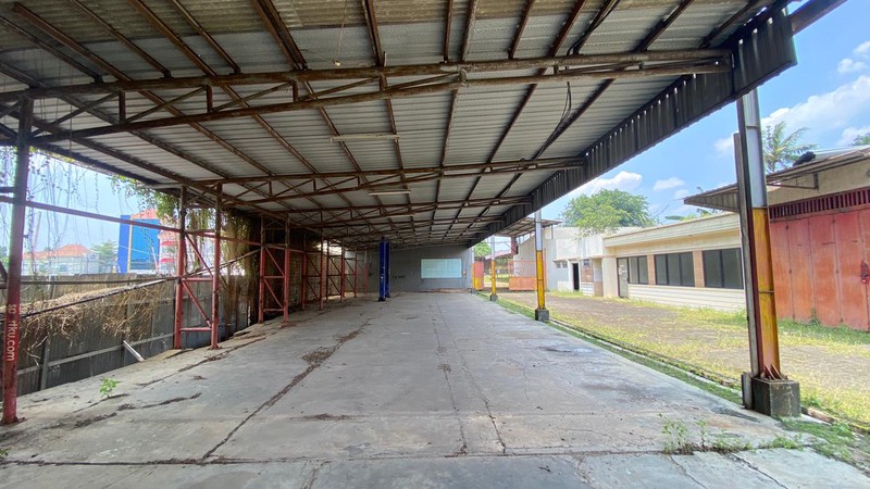 Dijual Bengkel Mobil - Lokasi Strategis di Jalan Raya Pondok Cabe 