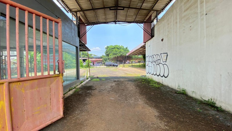 Dijual Bengkel Mobil - Lokasi Strategis di Jalan Raya Pondok Cabe 