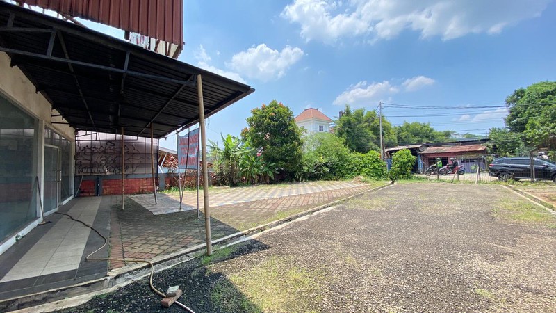 Dijual Bengkel Mobil - Lokasi Strategis di Jalan Raya Pondok Cabe 