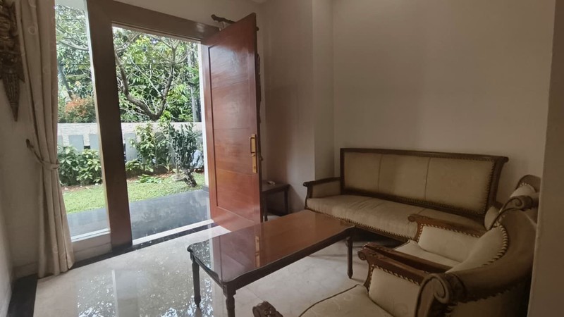 Rumah disewa - Lokasi Strategis, aman di Pondok Indah