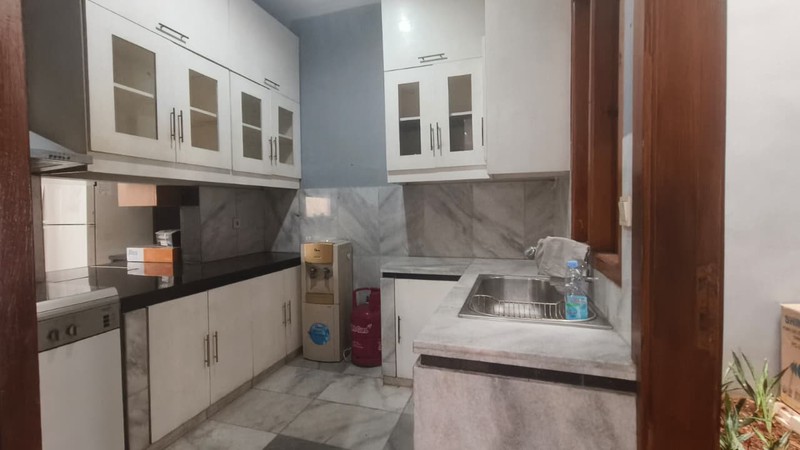 Rumah disewa - Lokasi Strategis, aman di Pondok Indah