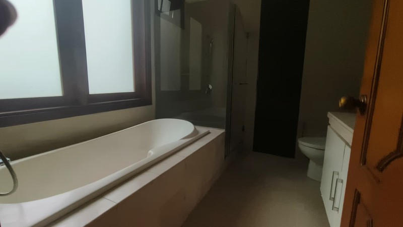 Rumah disewa - Lokasi Strategis, aman di Pondok Indah