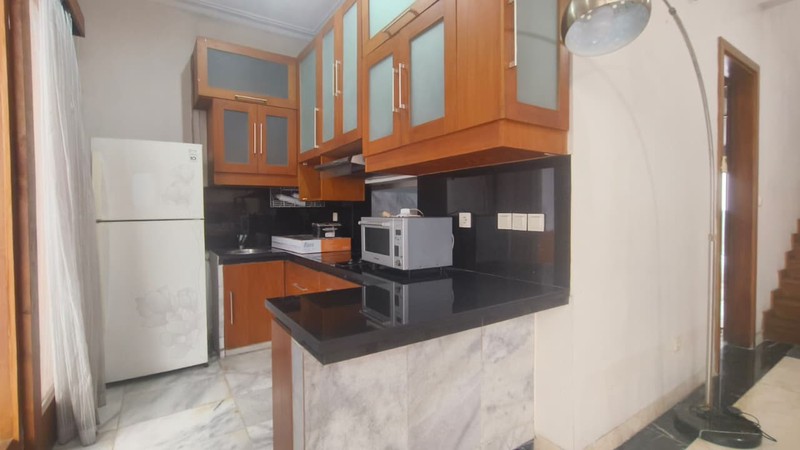 Rumah disewa - Lokasi Strategis, aman di Pondok Indah