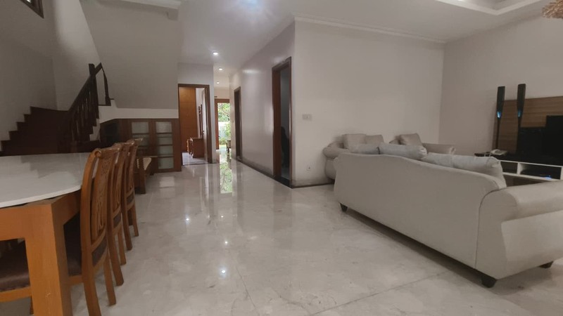 Rumah disewa - Lokasi Strategis, aman di Pondok Indah