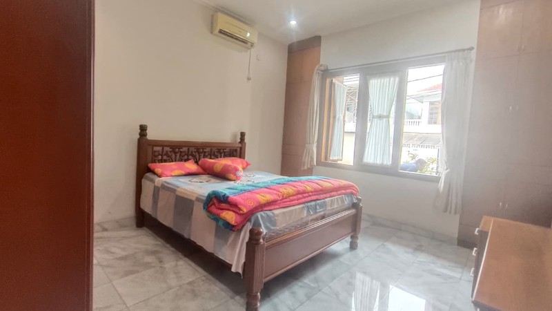 Rumah disewa - Lokasi Strategis, aman di Pondok Indah