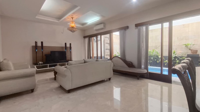 Rumah disewa - Lokasi Strategis, aman di Pondok Indah