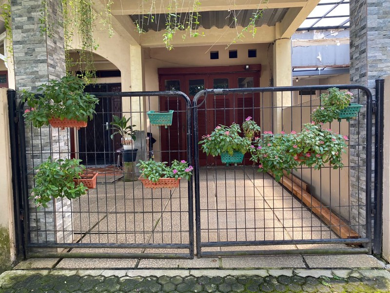 RUMAH TINGGAL DI GRAHA CINERE, DKT DGN EXIT TOL DESARI