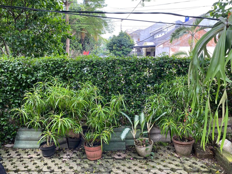 RUMAH TINGGAL DI GRAHA CINERE, DKT DGN EXIT TOL DESARI