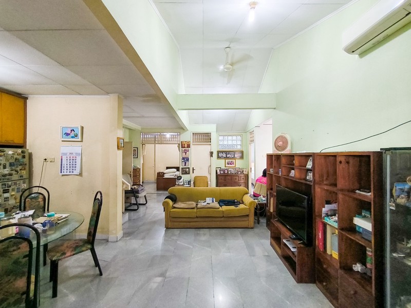 Rumah Hitung Tanah Area Cipete