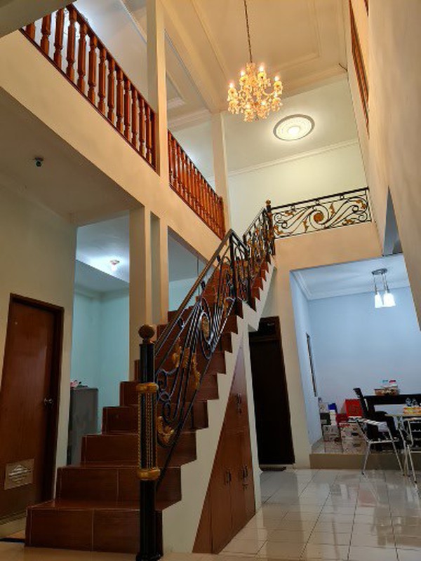 Rumah Siap Huni dengan Bangunan Kokoh dan Strategis @Kebayoran Lama.