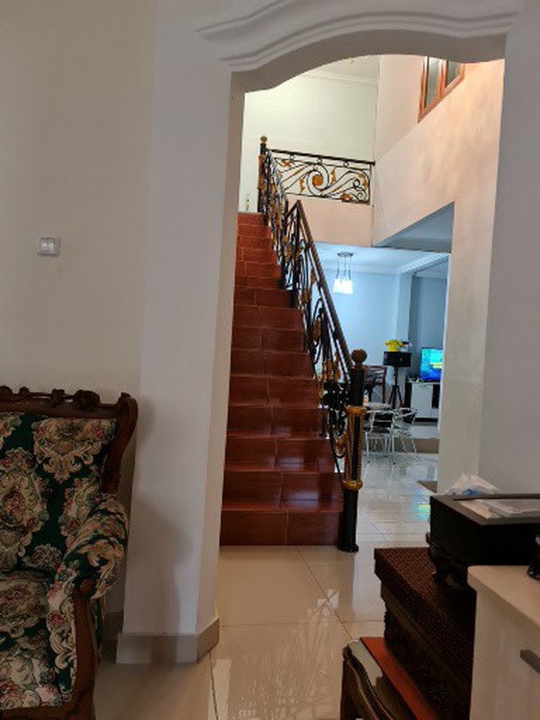 Rumah Siap Huni dengan Bangunan Kokoh dan Strategis @Kebayoran Lama.