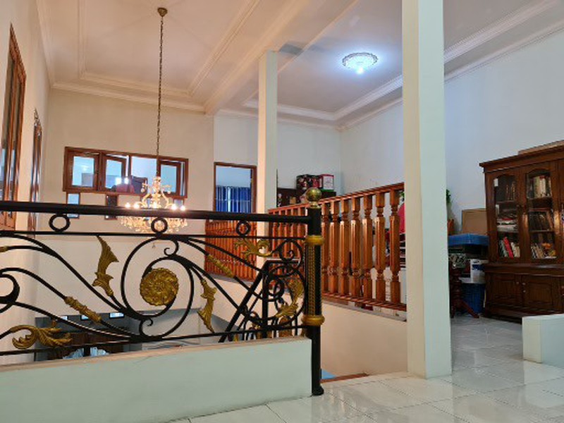 Rumah Siap Huni dengan Bangunan Kokoh dan Strategis @Kebayoran Lama.