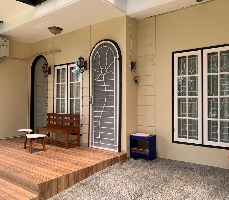 Rumah minimalis siap huni di bintaro