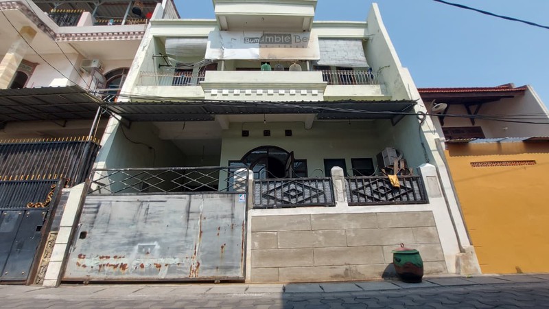 Dijual Rumah 2 Lantai + Free Furnish & AC | Bulak Rukem Timur | 1 M Nego