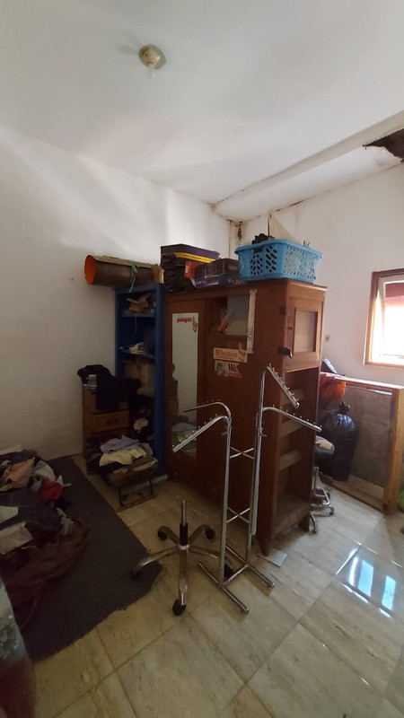 Rumah Strategis di Bulak Rukem Timur | 2 Lantai + Furnish & AC | SHM | 1 M Nego