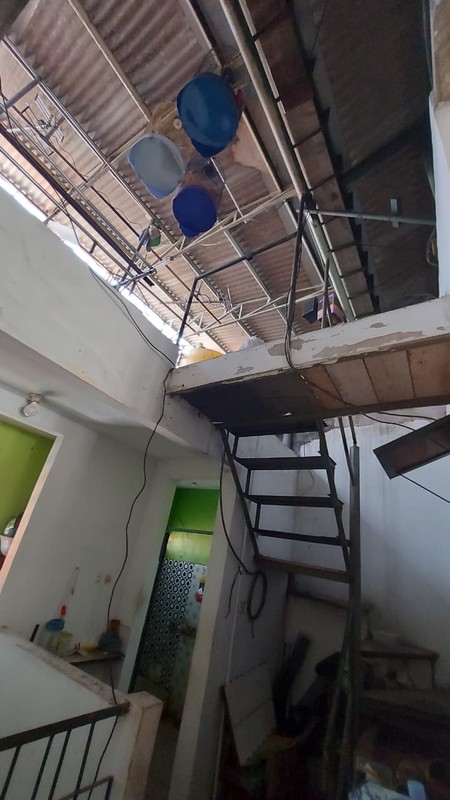 Dijual Rumah 2 Lantai di Surabaya Utara | Free Furnish !