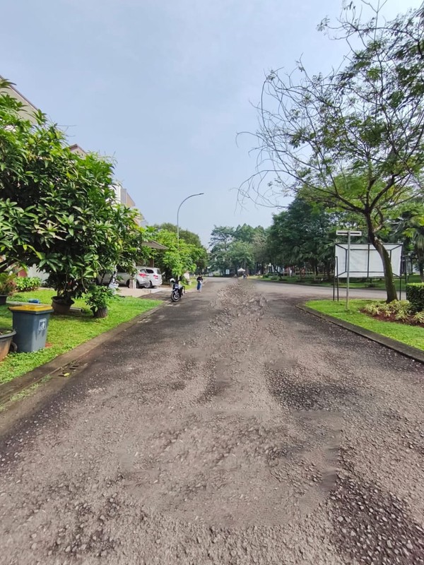 Rumah di BSD City, dengan Kt 3 KM 2 Sertifikat SHM